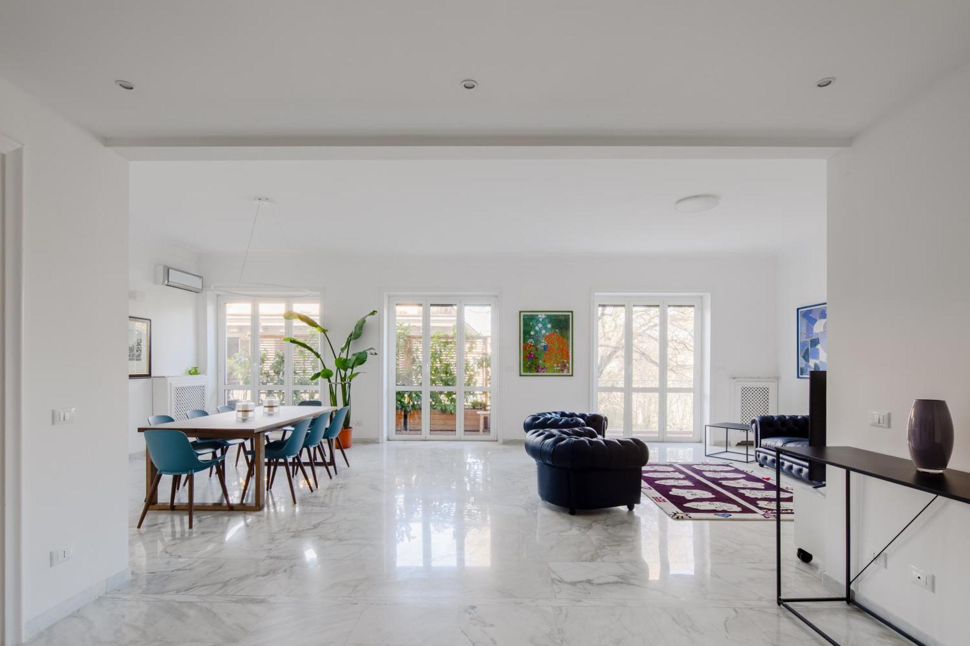 Marble Luxury San Giovanni Apartment